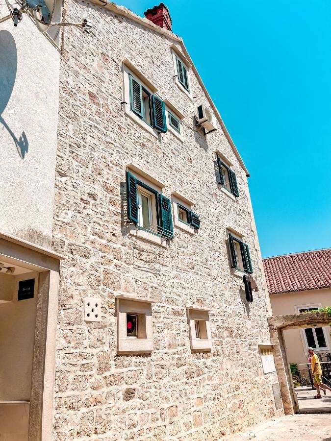 Central Apartments Bol * Bol